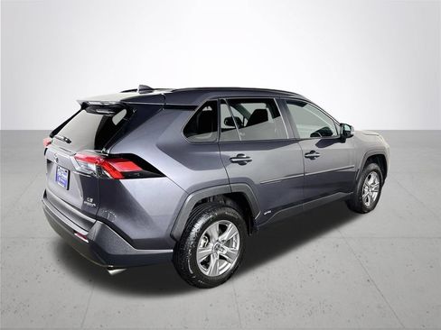 Used 2024 Toyota RAV4 LE AWD/4WD image 6