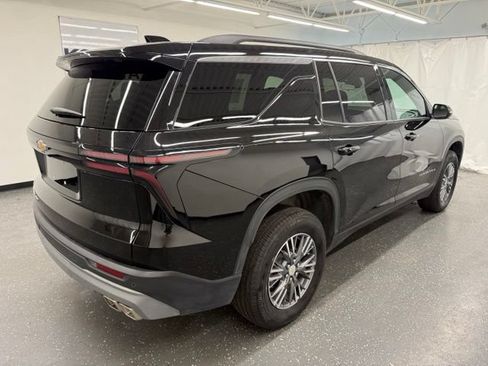 Used 2026 Chevrolet Traverse LT AWD/4WD image 2