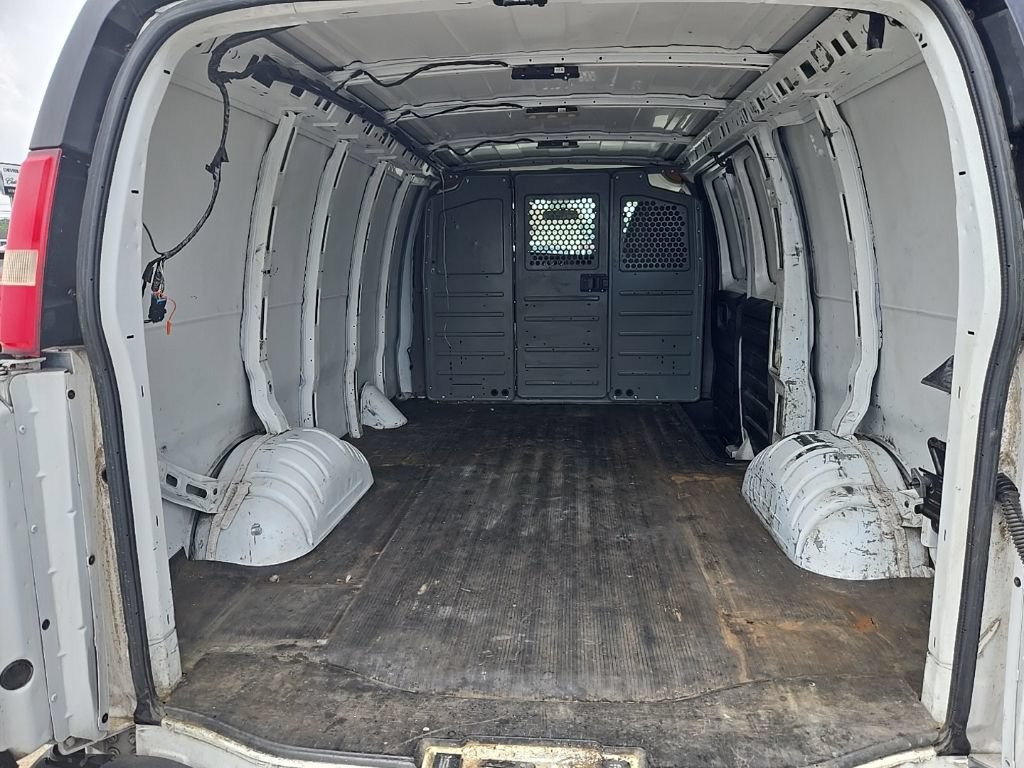 Used 2015 Chevrolet Express 2500 RWD image 9