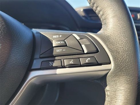 Used 2018 Nissan Rogue SV image 27