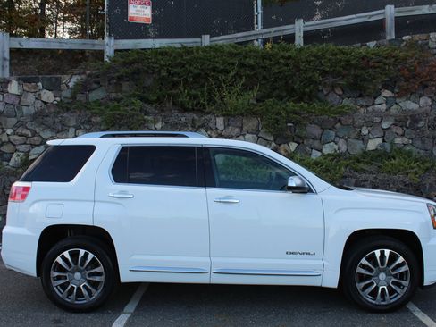 Used 2017 GMC Terrain Denali image 5
