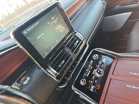 Used 2021 Lincoln Navigator L Reserve image 11