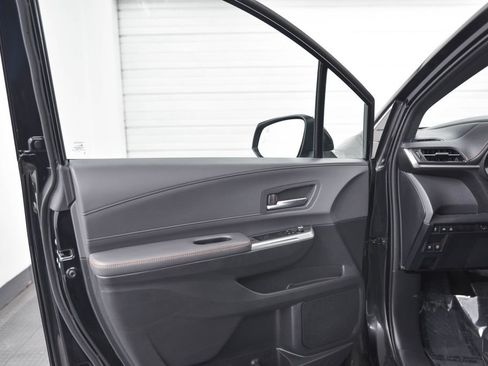 Used 2021 Toyota Sienna XSE w/ XSE Plus Package image 11