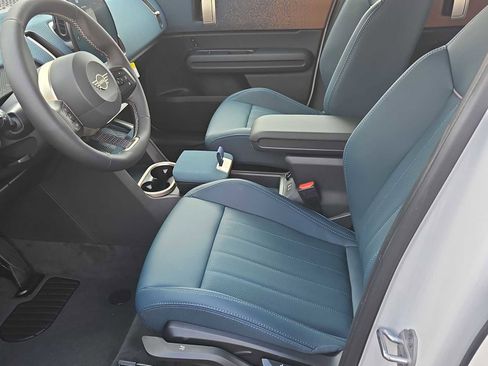 Used 2023 Ford Explorer XLT w/ Equipment Group 202A image 15