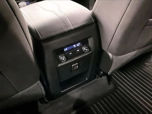 Used 2023 Chevrolet Traverse LT FWD image 66