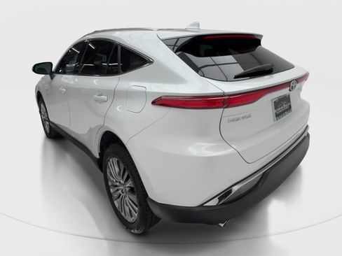 Used 2024 Toyota Venza XLE AWD/4WD image 10