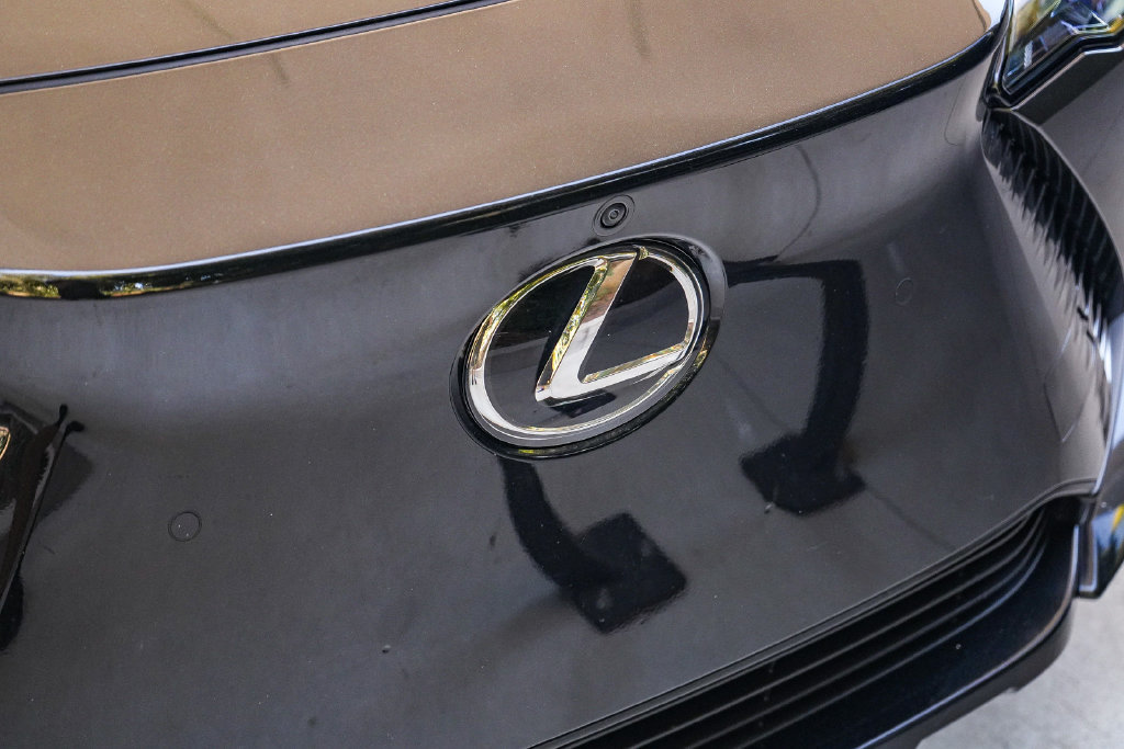 Used 2024 Lexus RZ 300e Premium FWD image 8
