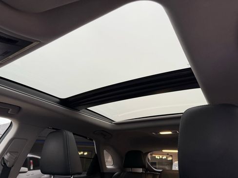 Used 2022 Lexus RX 450h AWD w/ Luxury Package image 22