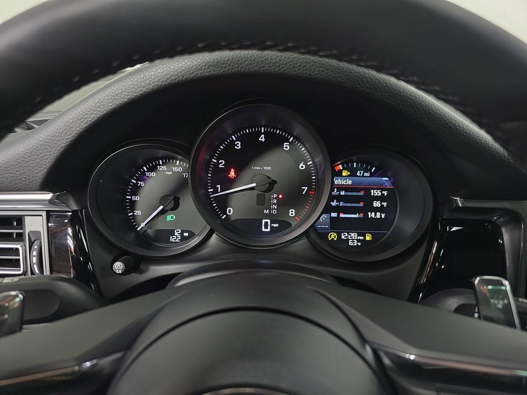 Certified 2026 Porsche Macan AWD/4WD image 15