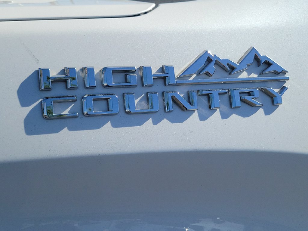 Certified 2022 Chevrolet Silverado 1500 High Country w/ Technology Package AWD/4WD image 32