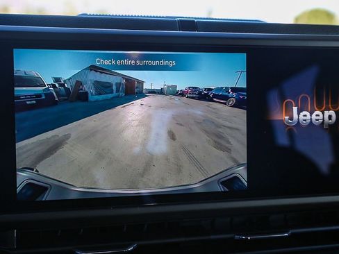 New 2025 Jeep Gladiator Sport image 25