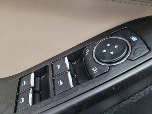 Used 2020 Ford Explorer XLT w/ Equipment Group 202A RWD image 27