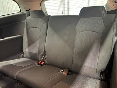 Used 2016 Chevrolet Traverse LT image 8