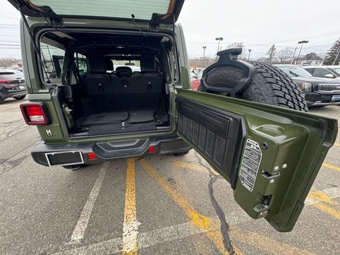 Used 2021 Jeep Wrangler Unlimited Sahara image 34