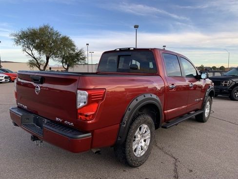 Used 2019 Nissan Titan SV w/ SV Convenience Package image 6