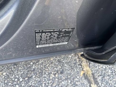 Used 2025 Volkswagen Atlas SE image 24