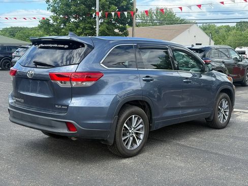 Used 2018 Toyota Highlander XLE AWD/4WD image 6