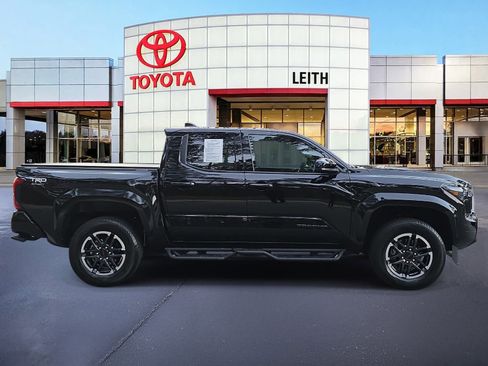 Certified 2025 Toyota Tacoma TRD Sport image 4