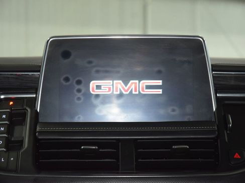 Used 2023 GMC Yukon XL SLT w/ SLT Premium Package AWD/4WD image 34