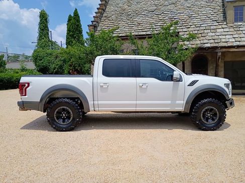 Used 2017 Ford F150 Raptor w/ Equipment Group 802A Luxury AWD/4WD image 18