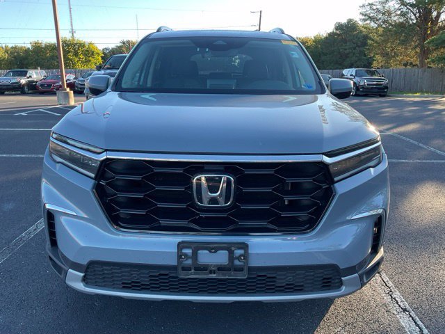 Certified 2024 Honda Pilot Touring image 2