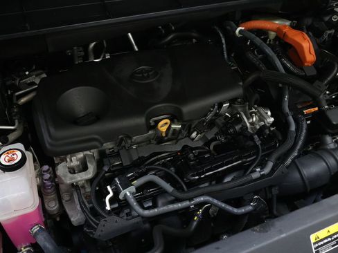 Used 2023 Toyota Highlander XLE image 25