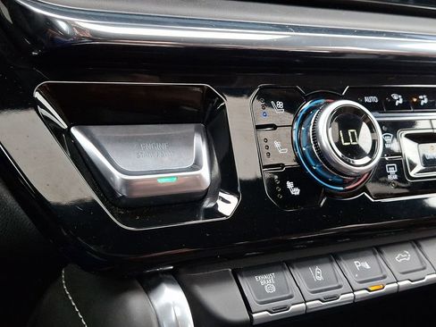 Certified 2025 GMC Sierra 2500 Denali Ultimate AWD/4WD image 25