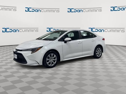 Used 2022 Toyota Corolla LE FWD image 4