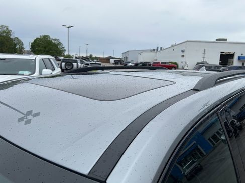 Used 2023 Chevrolet Traverse Premier w/ Redline Edition AWD/4WD image 6