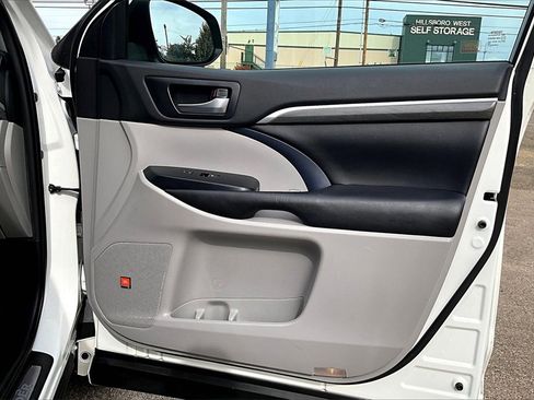 Used 2019 Toyota Highlander Limited Platinum image 24