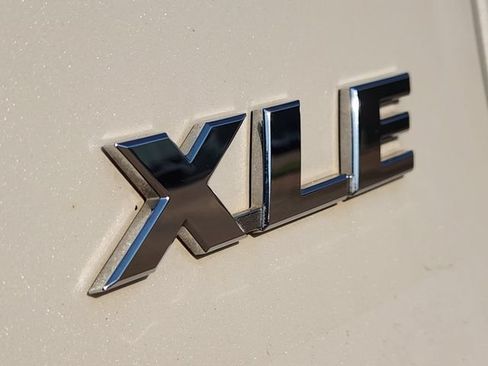Used 2024 Toyota RAV4 XLE Premium FWD image 7