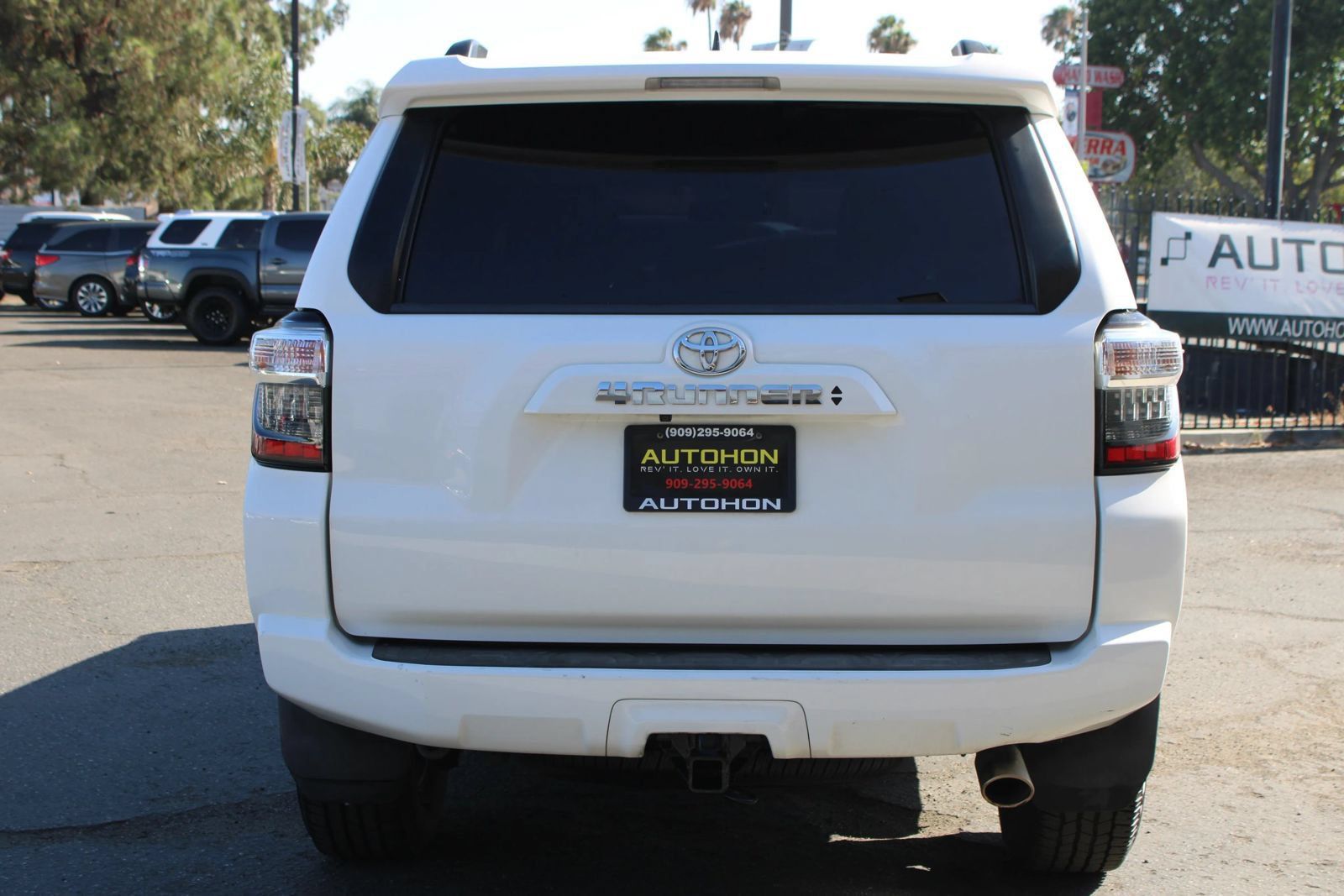 Used 2020 Toyota 4Runner SR5 Premium w/ Moonroof Package RWD image 36