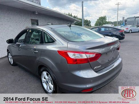 Used 2014 Ford Focus SE w/ SE Winter Package FWD image 5