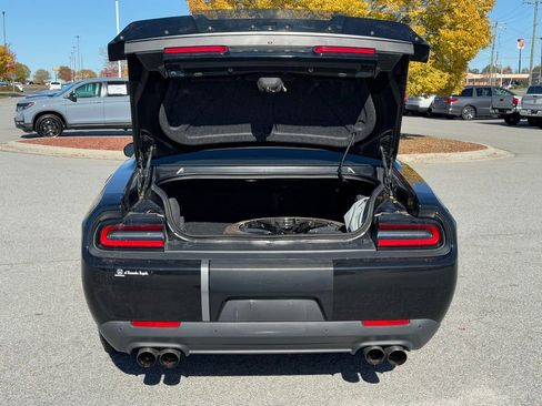 Used 2019 Dodge Challenger R/T Scat Pack w/ Stars & Stripes Edition image 34