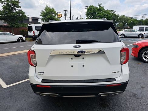 Used 2023 Ford Explorer XLT w/ Equipment Group 202A image 5