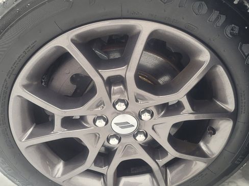 Used 2018 Dodge Charger GT image 34