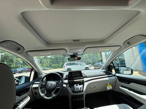 New 2026 Honda Odyssey Touring image 16