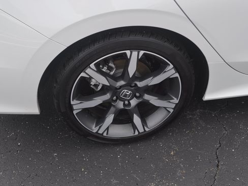 Certified 2025 Honda Civic Sport Touring image 9
