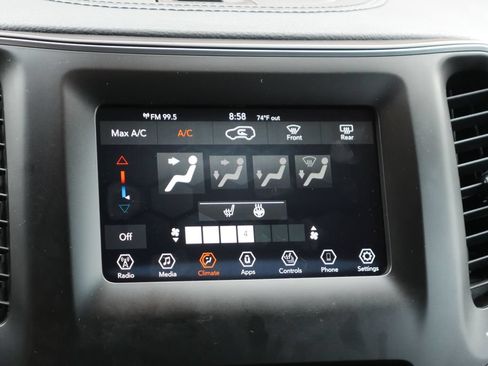 Used 2019 Jeep Cherokee Latitude Plus w/ Cold Weather Group AWD/4WD image 15