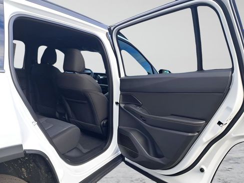 New 2026 Jeep Cherokee Laredo AWD/4WD image 13