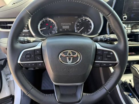 Used 2026 Toyota Highlander XLE AWD/4WD image 18