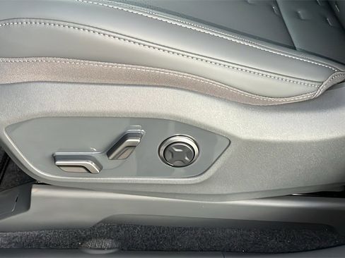 New 2026 Kia EV9 Wind image 10