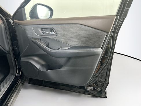 Used 2023 Nissan Rogue SV FWD image 30
