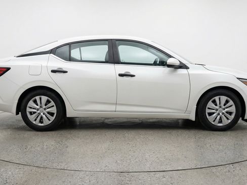 Used 2025 Nissan Sentra S image 11
