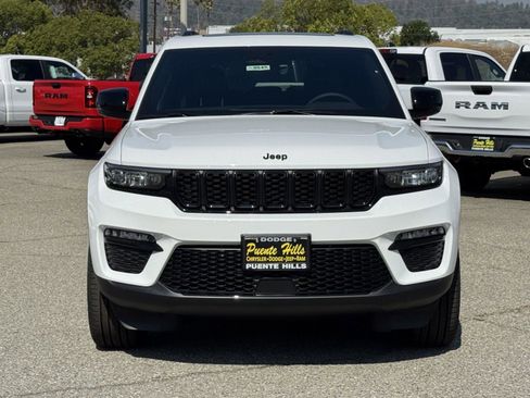 New 2025 Jeep Grand Cherokee Limited w/ Black Appearance Package AWD/4WD image 2