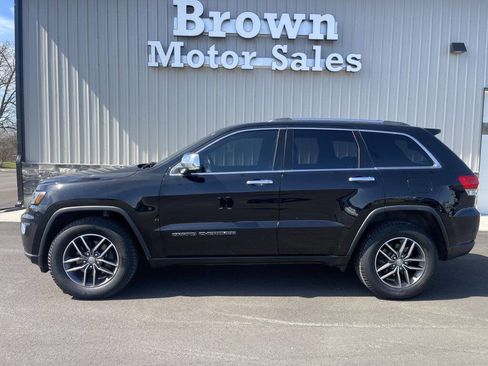 Used 2017 Jeep Grand Cherokee Limited w/ Luxury Group II image 2