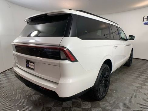 New 2025 Lincoln Navigator L Reserve w/ Jet Appearance Package image 7
