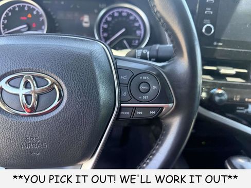 Used 2022 Toyota Camry XLE FWD image 17