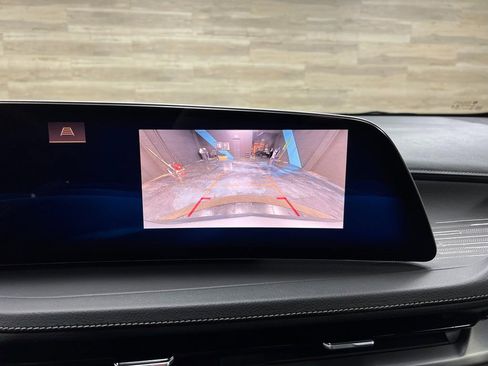 Used 2024 Cadillac XT4 Premium Luxury w/ Technology Package image 8