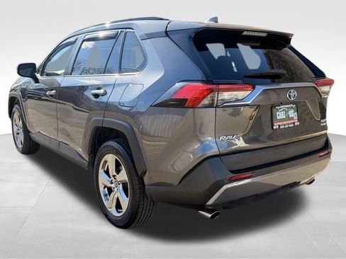 Used 2019 Toyota RAV4 Limited image 10